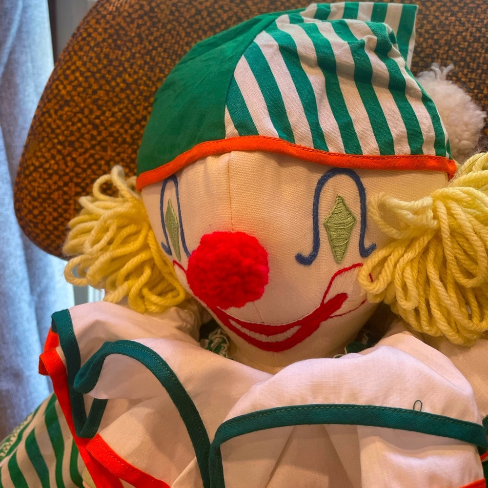 Vintage stuffed clown doll, excellent condition, cute & retro. Embroidered face
